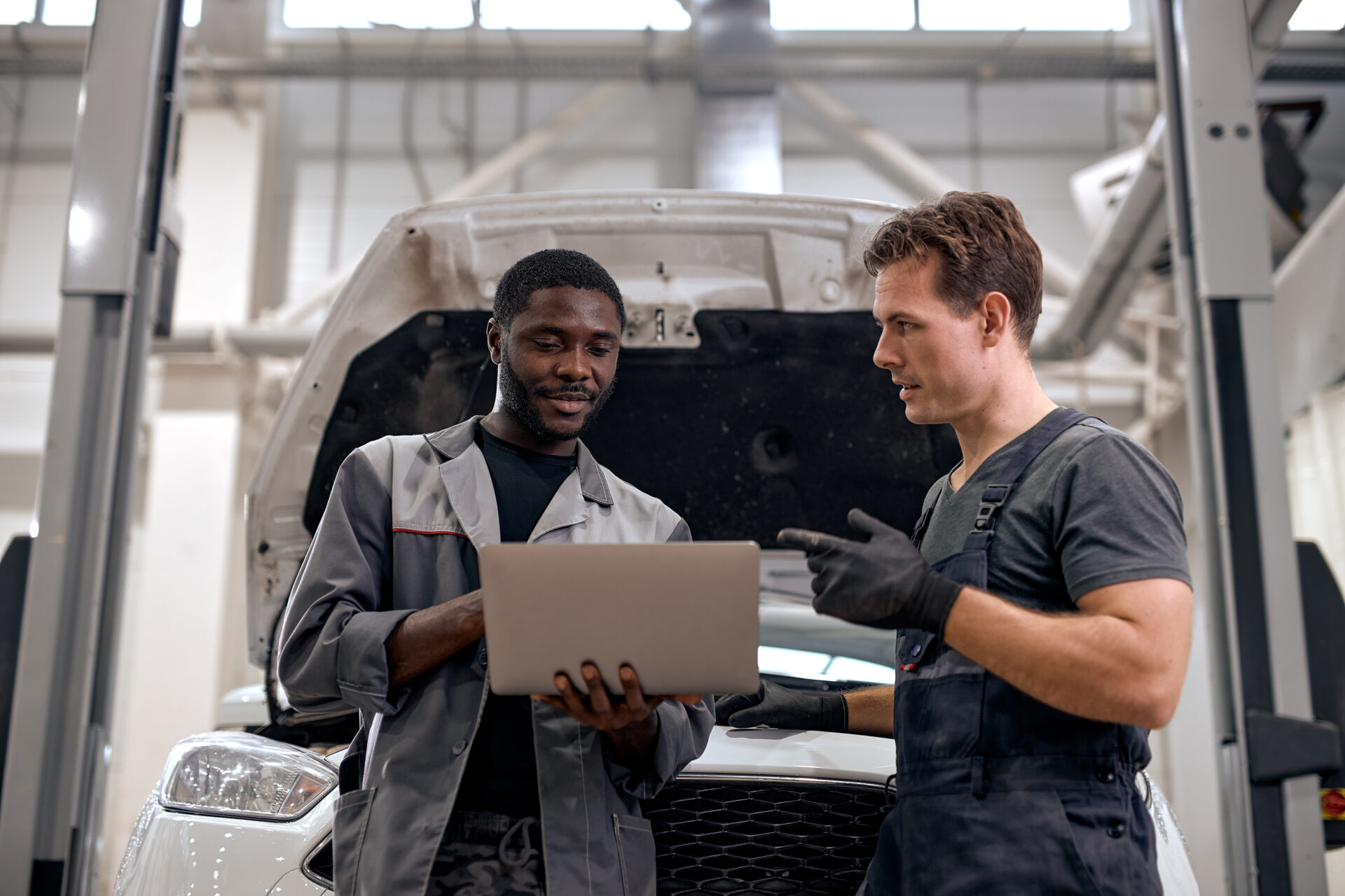 Navigating The Automotive Technician Shortage In 2024 Hireology   AdobeStock 560821264 